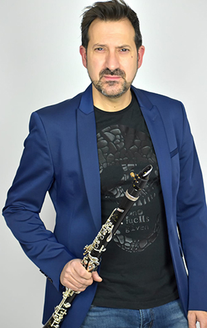 Andrea Oliva - Biografia
